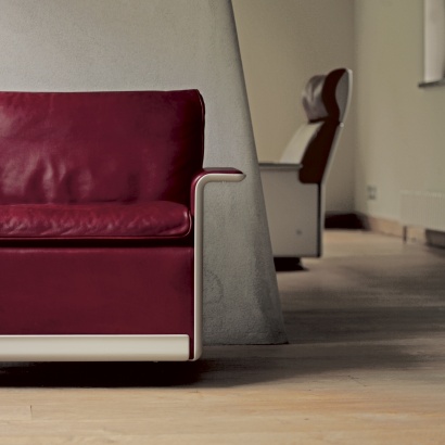 Dieter Rams designs. Leather lounge chair, low-back and high-back, 620 Chair Programme. Hand made by Vitsœ