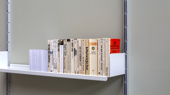 Designer-Regale von Dieter Rams für Bücher, media, starkes Metall, Vitsœ 606 modulares Regalsystem