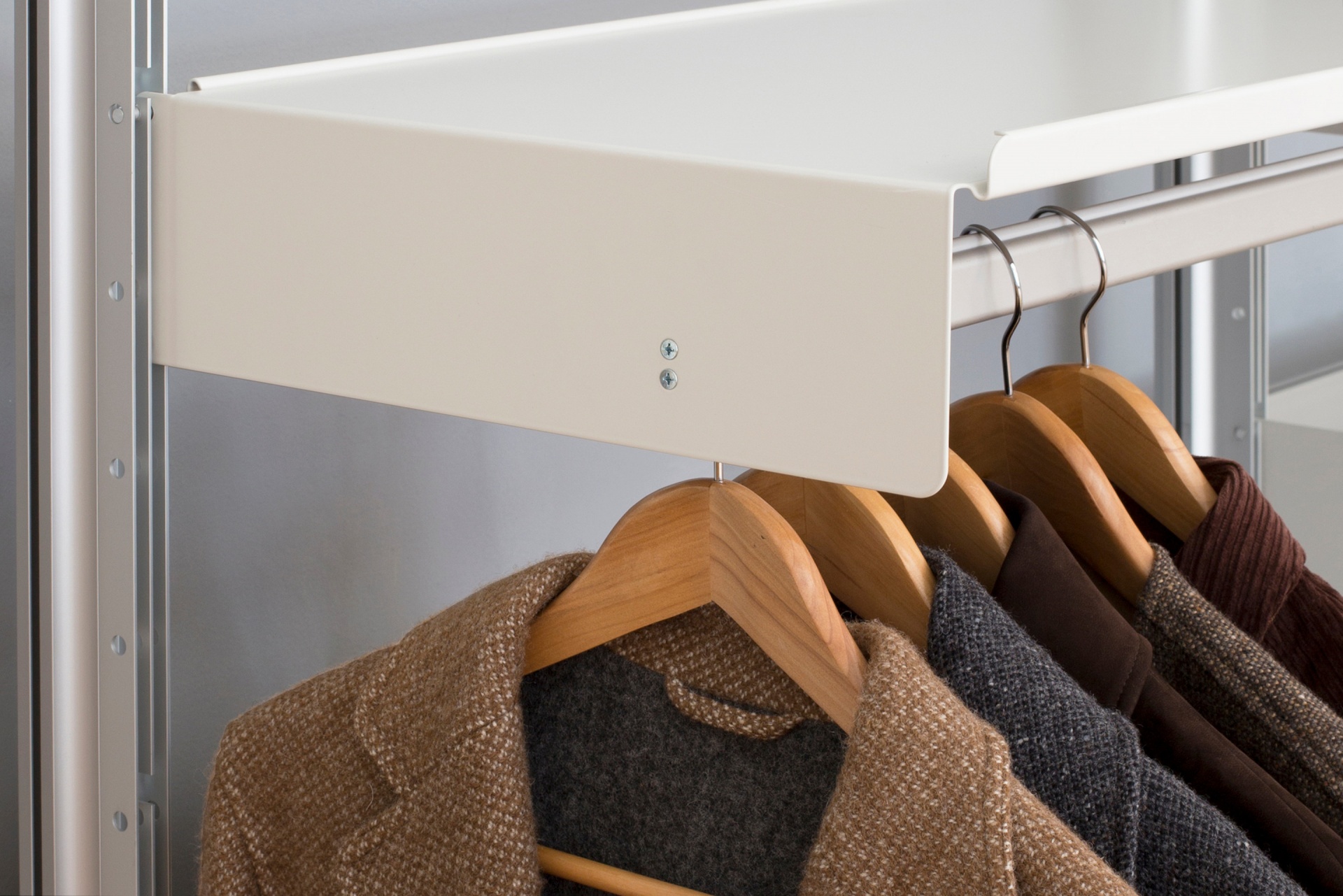 Gallery 606 Universal Shelving System Vitsœ