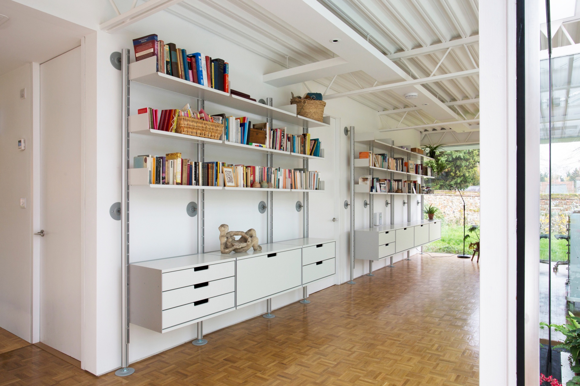 Gallery | 606 Universal Shelving System | Vitsœ