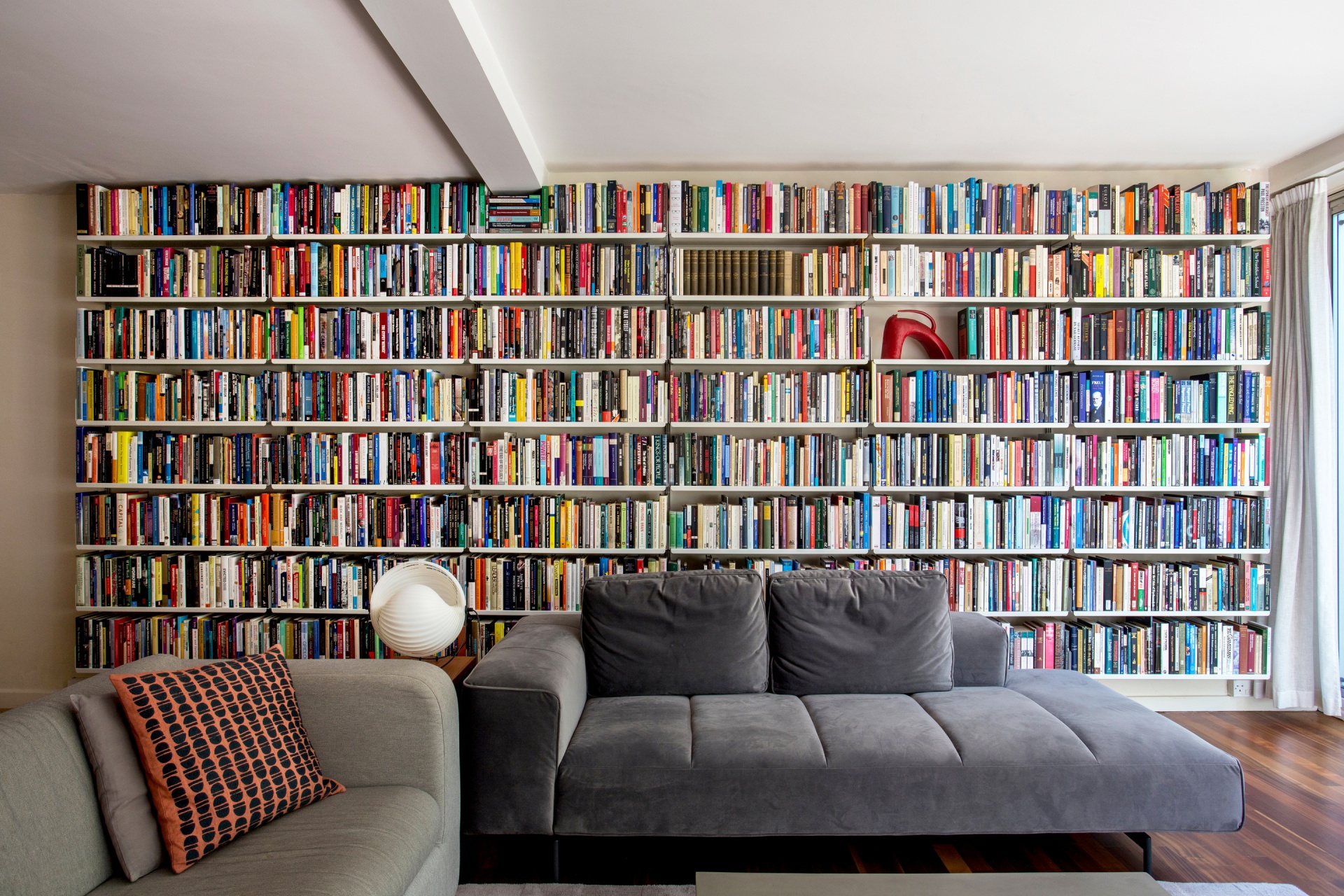 Library with 606 Universal Shelving System