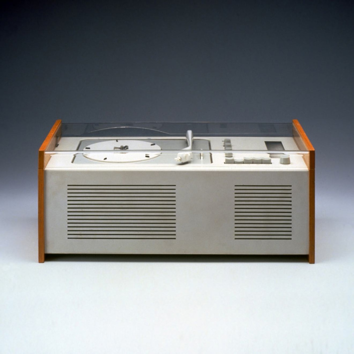 SK 4 radiogram from 1956. Known as 'Snow White's coffin'