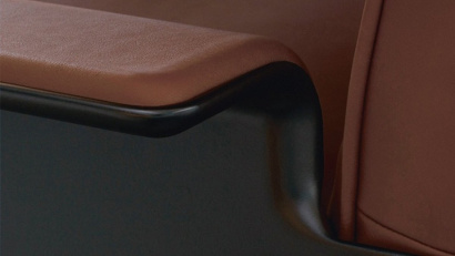 Vitsœ 620 Chair arm shell in black colour